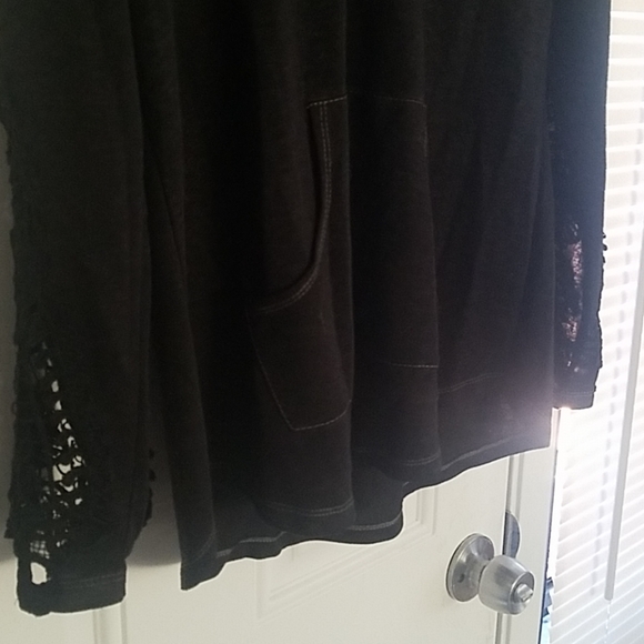 Long sleeve light hoodie - Picture 2 of 3